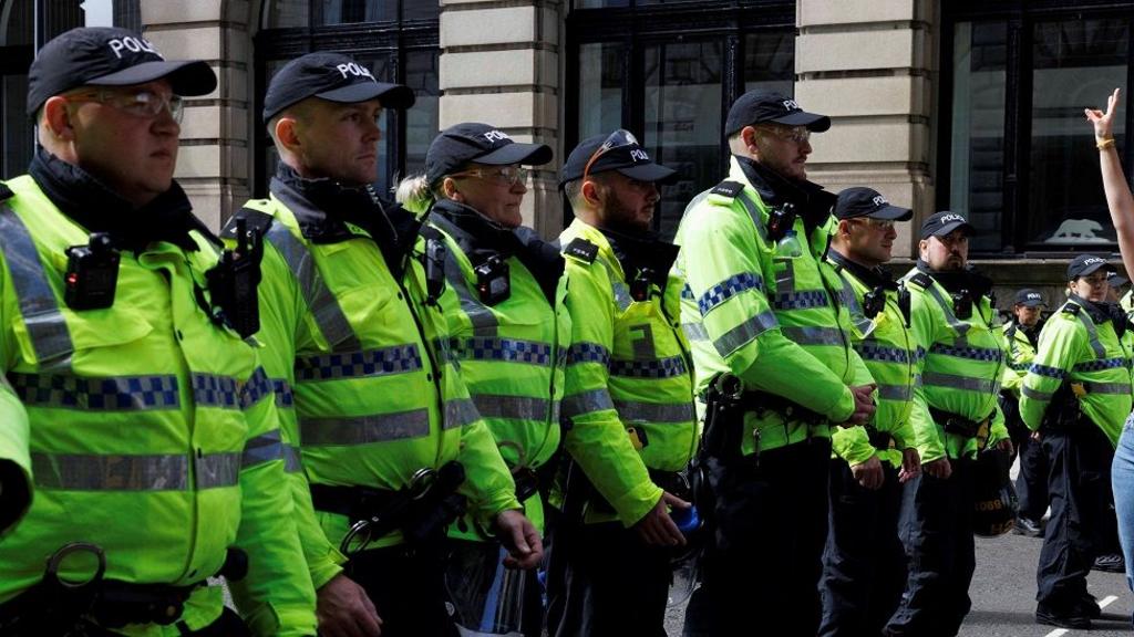 Met Police: We will use “every power” to stop riots